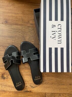 Crown & Ivy Black Slip-On Sandals